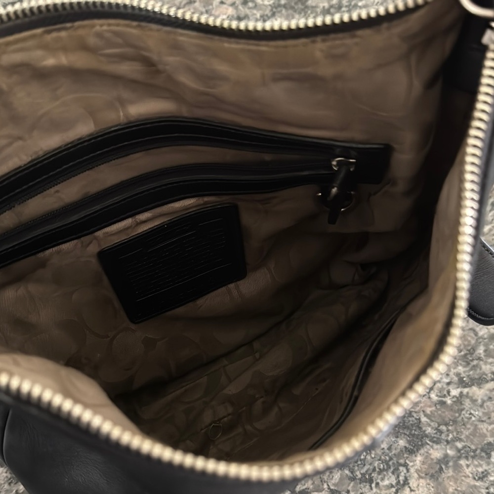 Coach vintage black leather crossbody - Picture 7 of 14